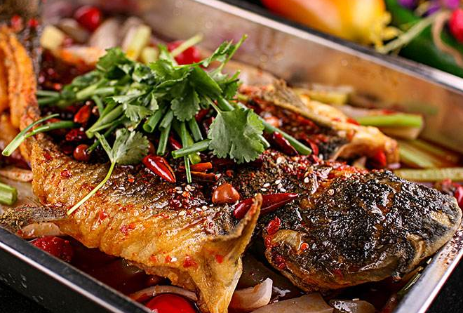 在天津开烤鱼店一年能挣多少钱?年纯利顶上班8年工资